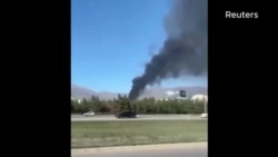 이란 하르브 공습 직후 검은 연기 분출… 현장 목격 영상 공개
