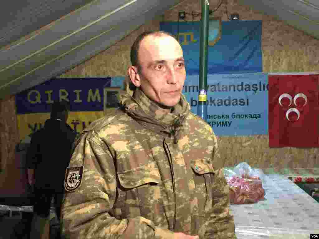 Haydarma, a Tatar, says he is ready to give his life to drive Russian forces out of Crimea. (L. Ramirez/VOA)