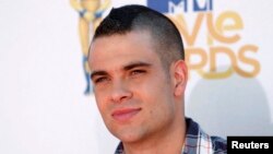 Aktor Mark Salling dari serial TV 'Glee' tiba di acara MTV Movie Awards 2010 di Los Angeles. (Reuters/Danny Moloshok)