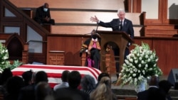 El expresidente Bill Clinton habla durante el servicio funeral del fallecido legislador demócrata por Georgia, John Lewis, ícono de los derechos civiles. Atlanta, julio 30 de 2020.