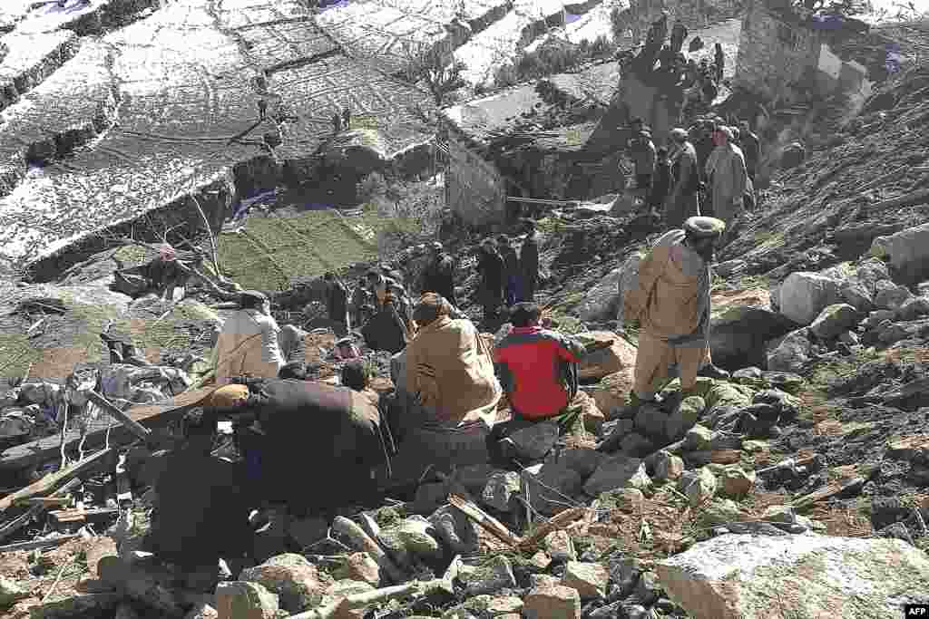 د افغانستان په نورستان ولایت کې د غره ښویدو په پیښه کې ۲۵ کسان مړه شوي &nbsp;