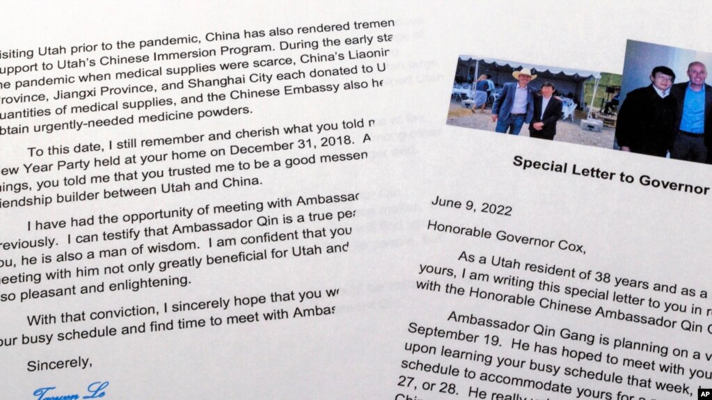 Ảnh được chụp vào ngày 13/2/2023 cho thấy một bức thư của giáo sư Utah Taowen Le gởi cho Thống đốc Utah Spencer Cox vào năm 2022 thúc đẩy ông này gặp đại sứ Trung Quốc. Ông Le nằm trong số những ủng hộ Trung Quốc nhất tại Utah.