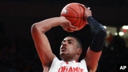 El brasileño Fab Melo, de la Universidad de Syracuse, ha sido escogido por los Celtics de Boston, en la primera ronda del sorte de la NBA.