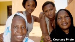 Mali women, displaced from the north, find shelter in Bamako. Credit: IDMC