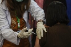 پاکستان میں کرونا ویکسی نیشن کا عمل جاری ہے۔