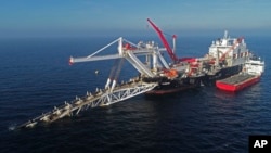 На фото: корабль работает на шельфе Балтийского моря, прокладывая части газопровода «Северный поток-2» (архивное фото, 11 ноября 2018 года)