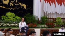 Presiden Jokowi memperkirakan Indonesia akan masuk jurang resesi, dalam Sidang Kabinet Paripurna di Istana Merdeka , Jakarta, Senin (2/11). (Biro Setpres)