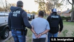 El Servicio de Inmigración Potección de Fronteras, ICE, procederá a cerrar dos centros de detención como parte de un plan de revisión de las prácticas de operación en los centros de detención de inmigrantes indocumentados. Foto cortesía ICE 