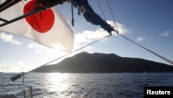 Nhóm đảo trong vòng tranh chấp mà Nhật Bản gọi là Senkaku, còn Trung Quốc gọi là Điếu Ngư (hình chụp ngày 19/8/2012 từ một tàu đánh cá của Nhật Bản) 