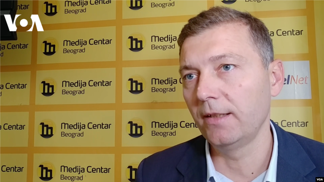 Nebojša Zelenović, gradonačelnik Šapca i lider stranke Zajedno za Srbiju, daje izjavu za Glas Amerike, 30. septembra 2018.