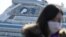 Kapal pesiar "Diamond Princess" saat dikarantina akibat terpapar virus korona, di pelabuhan Daikoku, Yokohama, Jepang, 21 Februari 2020. (Foto: dok).