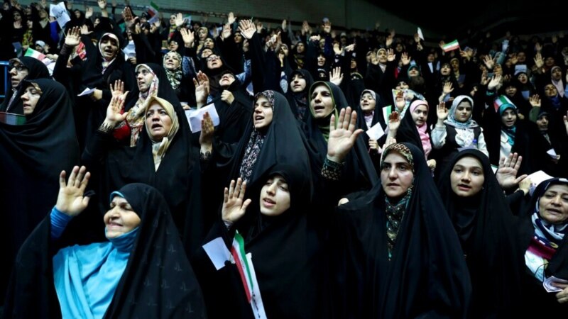 Iran's Main Reformist Party Urges End to Mandatory Dress Code