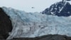Aljaska: Topi se glečer koji privlači hiljade turista dnevno 