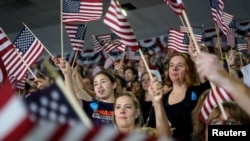 Partidarios demócratas asisten a la Convención Nacional Demócrata el 29 de julio de 2016 en Filadelfia, Pennsylvania.