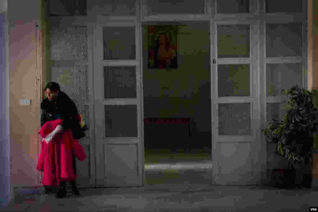 Churches have long provided a communal space for migrant workers within Lebanon, many of whom are only allowed time off from work and out of the house on Sundays. (John Owens/VOA)