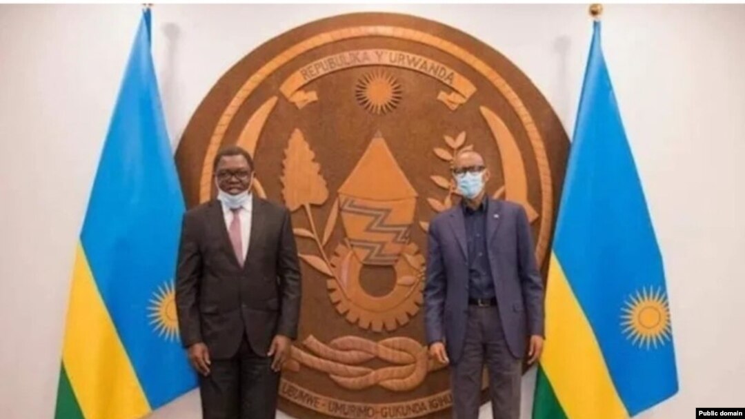Perezida Paul Kagame yakira ministiri w'ububanyi n'amahanga wa Zambiya Joseph Malanji. Ifoto ya Lusaka Times