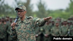 President Paul Kagame azali kolobela basoda ba mampinga ma Rwanda, 12 sanza ya zomi na moko 2018.