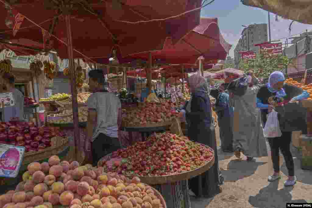 Buying and eating fruits is encouraged during Ramadan as it keeps people hydrated for longer periods.