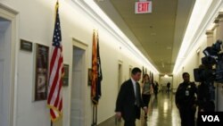 La oficina de la congresista Gabrielle Giffords en el Capitolio, recibió miles de llamados telefónicos de apoyo.