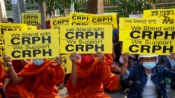 မန္တလေးမြို့ ငြိမ်းချမ်းစွာဆန္ဒဖော်ထုတ်မှုမှာ ပါဝင်ခဲ့ကြတဲ့ သံဃာတော်များ (၂၇၊ ဖေဖေါ်ဝါရီ၊ ၂၀၂၁)