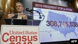 Direktor službe za popis stanovništva Robert Grouvs prilikom saopštavanja rezultata poslednjeg popisa