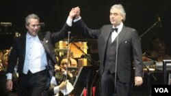 Andrea Bocelli y Renne Fleming darán concierto a beneficiencia de la investigación del cancer pancréatico. 