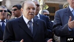 Le président algérien Abdelaziz Bouteflika lors d'une cérémonie de commémoration, le 8 mai 2012.