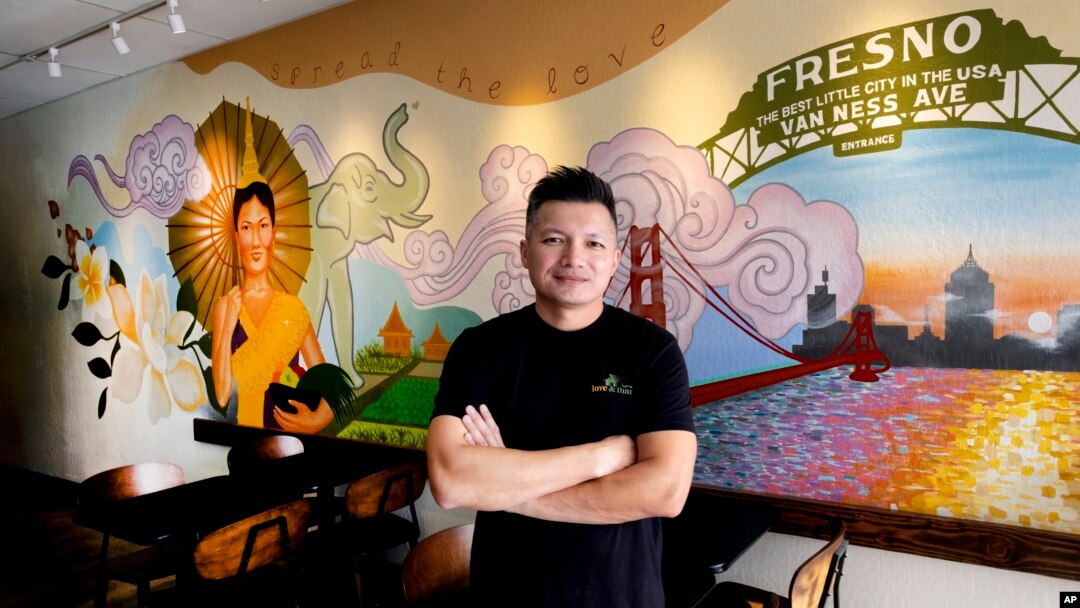 Dejvid Rasavong, vlasnik restorana "Love & Thai" u Fresnu, Kaliforniji (AP Photo/Richard Vogel)

