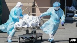 Vashandi vepane chimwe chipatara muAmerica vachibvisa mutumbi kumochari.