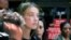 Amber Heard, quitte la cour supérieure de Los Angeles, après avoir déclaré sous serment que son mari Johnny Depp lui a jeté son téléphone portable au visage le 27 mai 2016. (Archives)