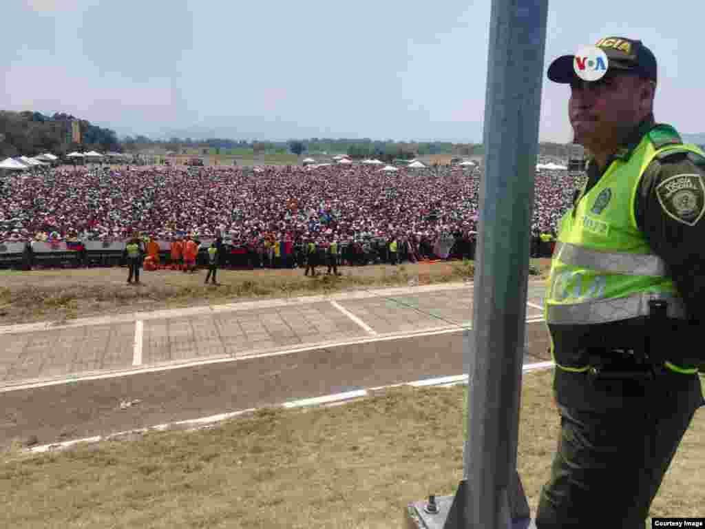 El concierto internacional busca atraer la atención mundial a la crisis humanitaria que atraviesa en estos momentos el país.&nbsp; El evento también fue custodiado por las autoridades colombianas.