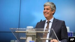 Mário Centeno, ministro de Finanzas de Portugal es el nuevo presidente del Eurogrupo, en reemplazo del holandés Jeroen Dijsselbloem, quien ejerció el cargo por cinco años. Centeno asumirá el 13 de enero de 2018.