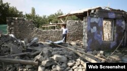 Bangunan hancur yang diduga akibat pertempuran memperebutkan wilayah Nagorno-Karabakh di wilayah Tartar, Azerbaijan, Rabu, 30 September 2020. (Foto: dok).