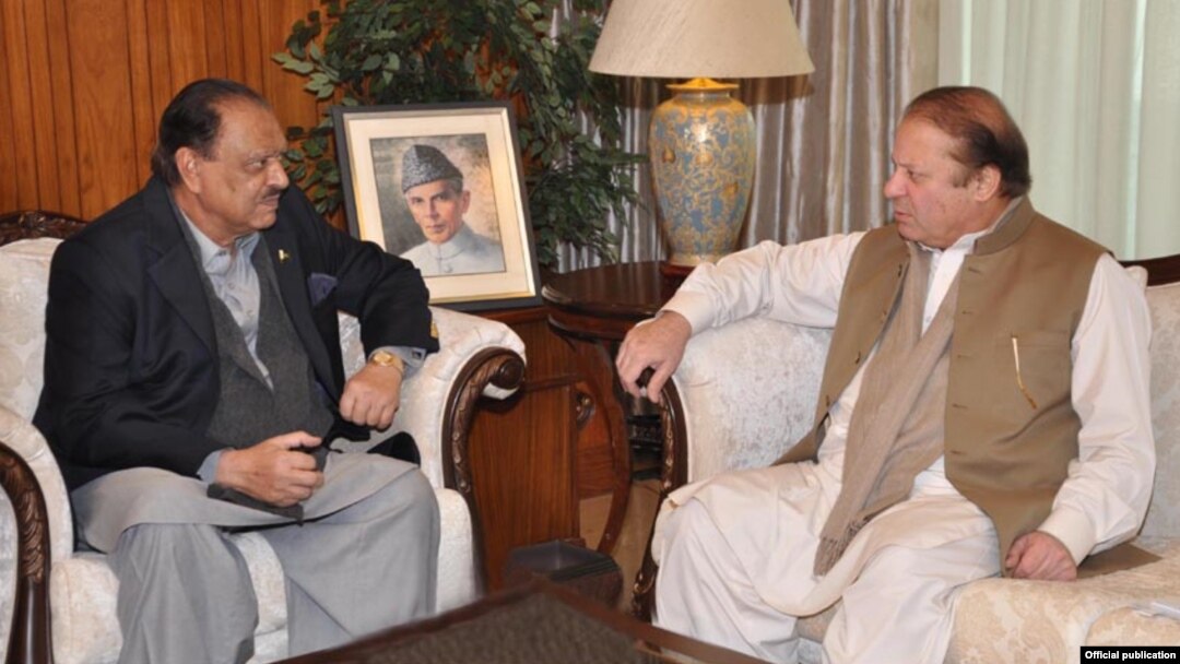 Presiden Pakistan Mamnoon Hussain (kiri) bersama PM Pakistan Nawaz Sharif (foto: dok).
