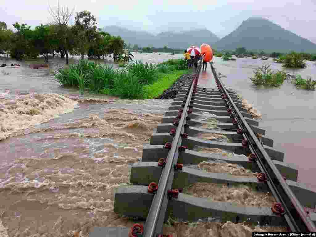 Caminho de ferro Nampula Cuamba submersa. Moçambique, Jan 15, 2015