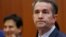  美国维吉尼亚州州长诺瑟姆(Ralph Northam)准备在记者会上讲话（2019年1月31日）