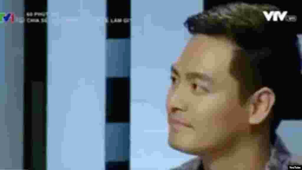 Vụ &#39;đấu tố&#39; MC: Cá chết nóng trở lại sau cơn sốt Obama Nữ MC kỳ cựu của VTV Tạ Bích Loan dẫn dắt chương trình &ldquo;60 phút mở&rdquo; đã hỏi MC Phan Anh về &ldquo;động cơ&rdquo; chia sẻ clip thử nghiệm hai con cá chết được thả vào nước được cho là lấy từ khu công nghiệp Vũng Áng, do kênh VTC thực hiện. MC này trả lời: &ldquo;Chúng ta có quyền thể hiện quan điểm của mình. Mọi quan điểm cần được lắng nghe và được tôn trọng. Cái quan trọng tôi muốn toàn xã hội phải có tiếng nói trao đổi cởi mở, dân chủ, và thẳng thắn hơn nữa&rdquo;. &nbsp;