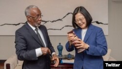 Somaliland Foreign Minister Hagi Mohamoud with Taiwan President Tsai Ing-wen. (Photo:@iingwen Twitter)