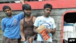 Forcat e marinës kanadeze hynë në një anije me refugjatë nga Sri Lanka