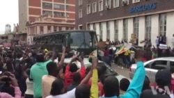 La rue gronde pour demander le départ de Mugabe au Zimbabwe (Vidéo)