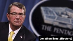 Menteri Luar Negeri Amerika Ashton Carter mendesak agar Turki berbuat lebih banyak dalam perang melawan ISIS, hari Kamis (20/8).