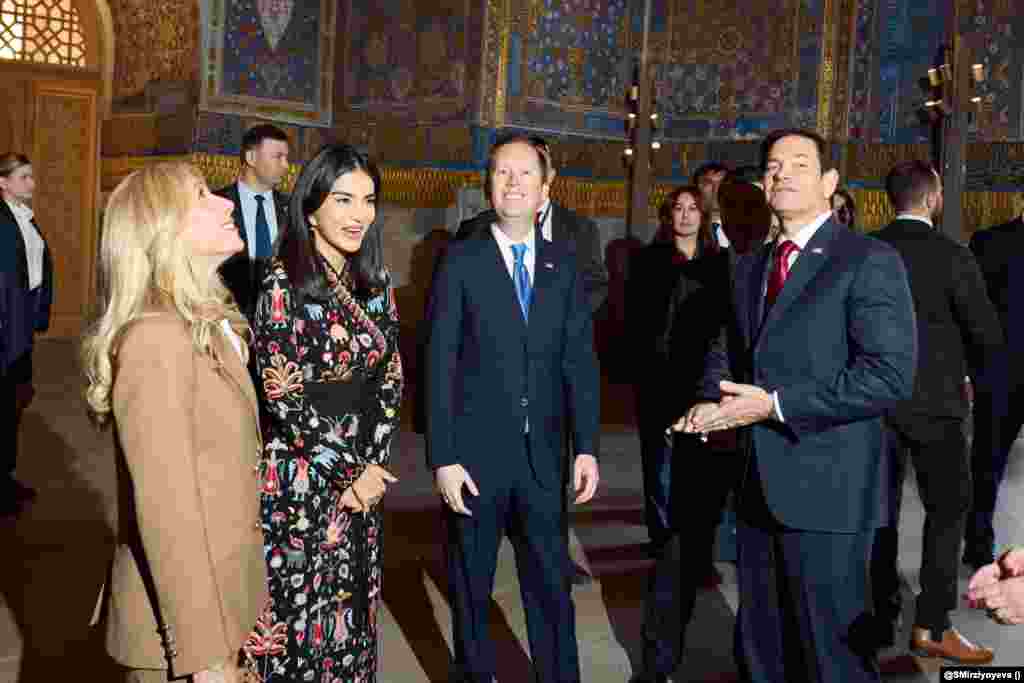 بازدید مارکو روبیو از میدان تاریخی ریگستان در سمرقند