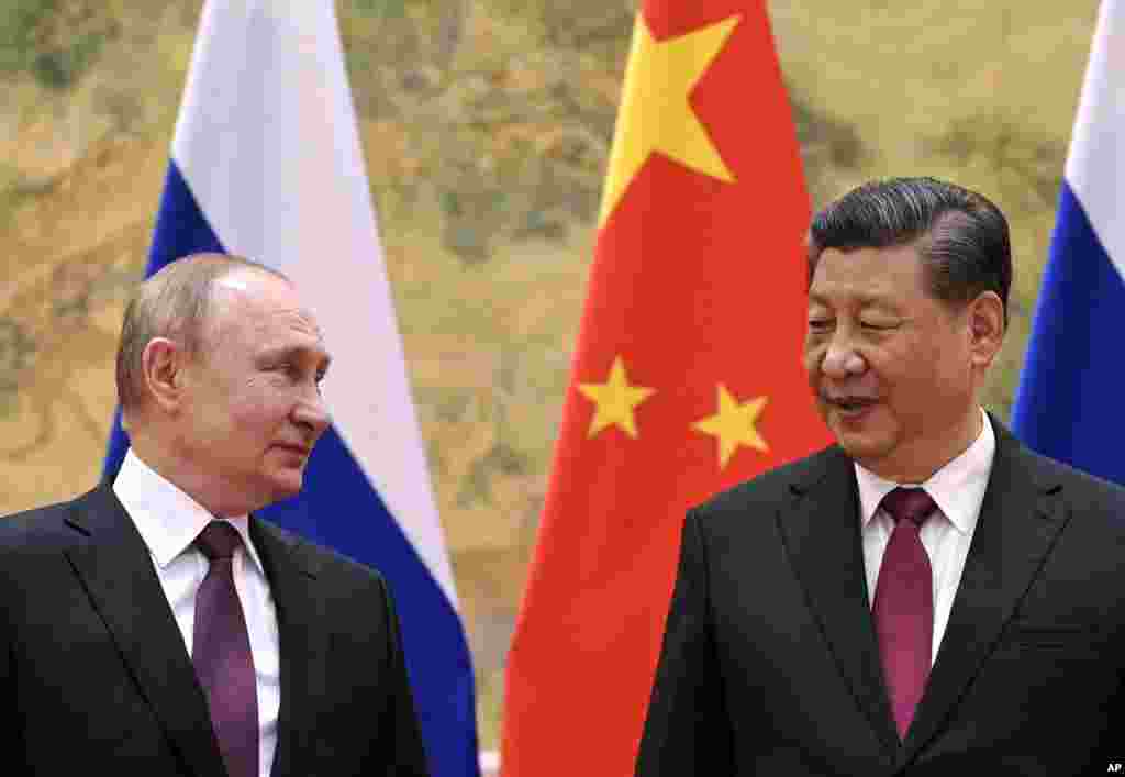 China and Ukraine The U.S. has said it believes that China may be considering providing lethal aid to help Russia in its invasion of Ukraine, prompting a direct warning against doing so from U.S. Secretary of State Antony Blinken to China&rsquo;s top diplomat. China, in response, said that U.S. is &quot;not qualified&quot; to issue orders on arms.&nbsp;Ukrainian President Volodymyr Zelenskyy said that if China sides with Russia in the war, it will bring World War III. How is&nbsp;China helping Russia with non-lethal technologies?&nbsp;What is the&nbsp;likelihood of China providing lethal weapons to Russia and if so, what could be the global impact? VOA&rsquo;s Mandarin-language coverage of the war in Ukraine stands apart from Chinese domestic media.