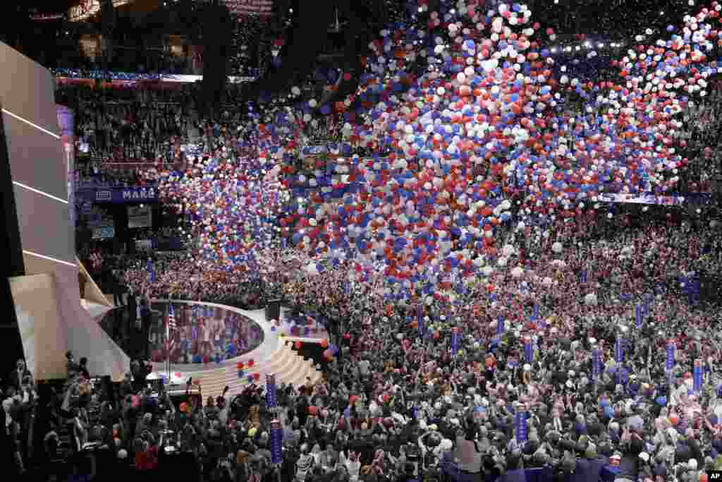 Balloons fall after Republican Presidential Candidate Donald Trump, addresses the delegates during the final day of the Republican National Convention in Cleveland, Ohio, July 21, 2016.