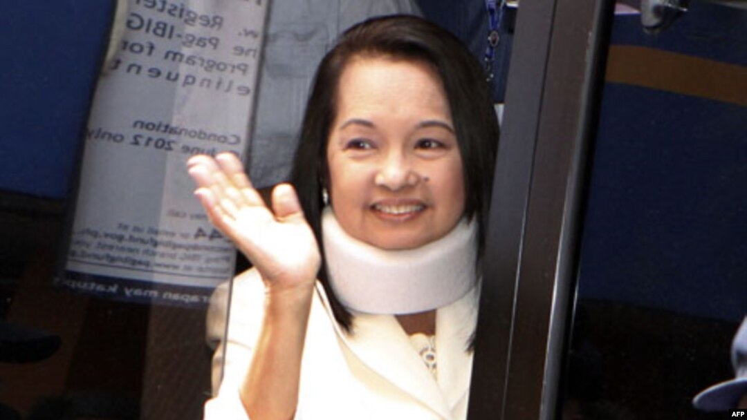 Cựu tổng thống Philippines Gloria Arroyo đến tòa án ở Pasay City, phía nam Manila