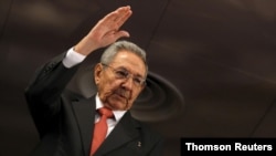 El general de Ejército Raúl Castro anunció el viernes 16 de abril de 2021 su decisión de retirarse del cargo de líder del gobernante Partido Comunista de Cuba. 