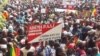 Thousands of opposition militants marched, Friday, May 8, 2018. Photo VOA Kassim Traoré.