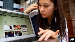 Pakar tidur David Earnest, mengatakan belajar dan begadang semalaman menjelang ujian tidak efektif dan tidak sehat. (Foto: ilustrasi).