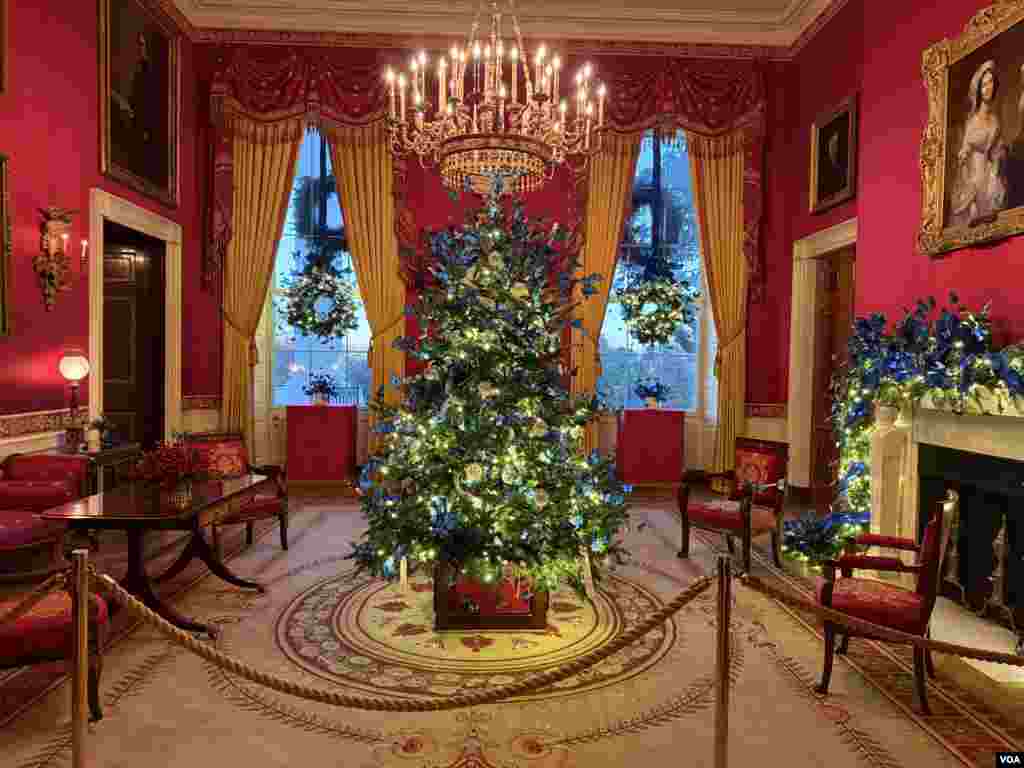 تزئینات کریسمس در کاخ سفید (عکس: صدای آمریکا)