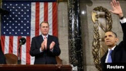 Boehner aplaude a Obama, pero rechaza su idea de elevar el salario mínimo.